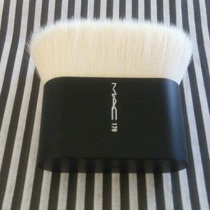 *ON HOLD* Mac 179 Body Brush Authentic, discounted